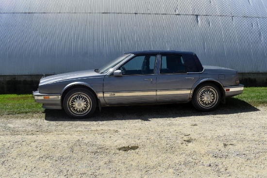1990 Cadillac Seville, Light Blue, Runs & Drives, 4 Door, AM/FM/Cassette, Leather Seats, Power