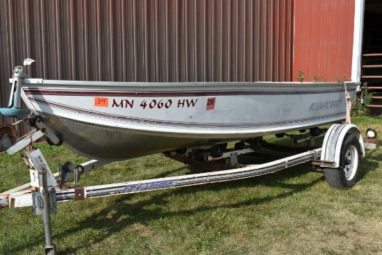 14' Alumacraft Boat with EZ Load Trailer, Oars