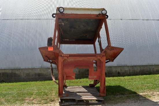 Hiniker Cab, Came off of a 1066 International, No Glass