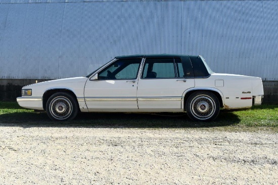 1991 Cadillac Sedan DeVille, 4 Door, Auto, 105,360 miles, Leather, 4.9L V8, White,