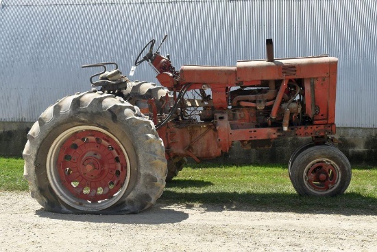 706 Gas Parts Tractor, Engine Moves Freely
