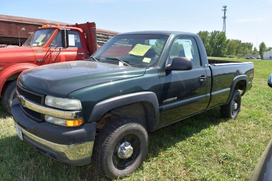 2002 Chevy Silverado 2500 HD, 5 Speed Manual,