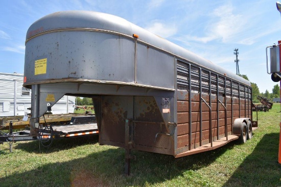 1994 CM 24' Gooseneck Livestock Trailer,Tandem Axs
