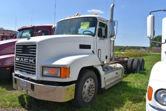 1997 Mack CH600 Day Cab Semi Tractor, E7 454 Engi