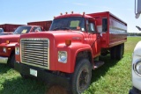 1977 International Load Star 1700 Single Axle Gra