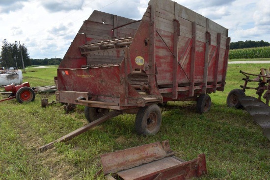 Gehl Open Top Forage Box/Feed Wagon with Minnesota Super 6 Running Gear