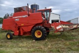 Massey Ferguson 750 Diesel Combine, 3934 Hours, Runs, 23.1x26 Tires