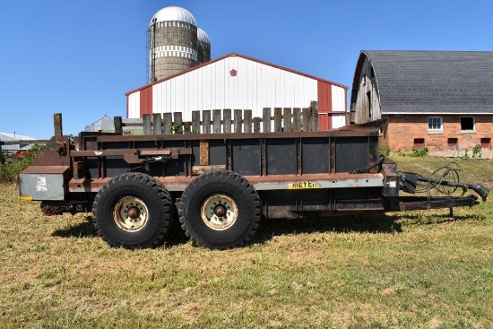 Meyers 3750 Box Spreader, Poly Slides, Slop Gate, 1000 PTO, Double Apron, Tandem Axle, Double