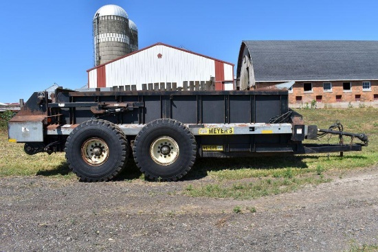 Meyers 3750 Box Spreader, Poly Slides, Slop Gate, 1000 PTO, Double Apron, Tandem Axle, Double