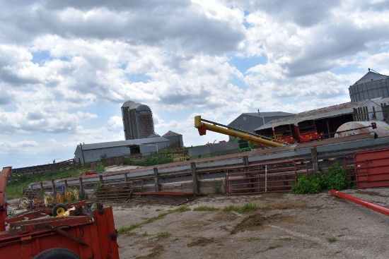 130' Belt Conveyor Shuttle Bunk Feeder With 3/4 HP Motor