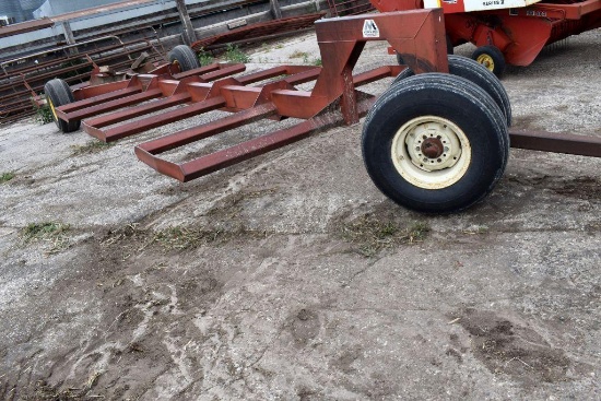 Notch 8 Bale Wagon, Single Axle Tricycle Front, Has Fenders