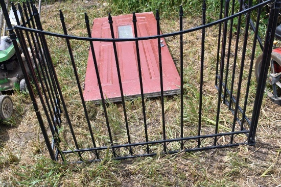 Metal Garden Fencing, 8' And Metal Door, 79'' x 31''