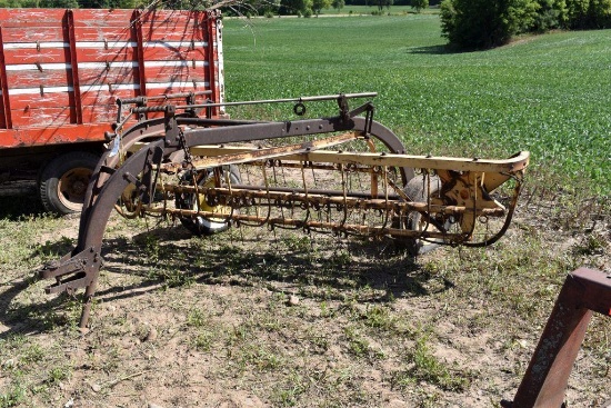 New Holland 56 Rake, 5 Bar, SN 14095, Has not Been Used in Many Years