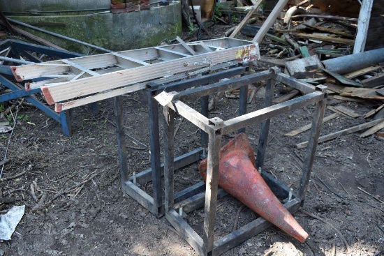 4' Aluminum Step Ladder and (2) metal racks