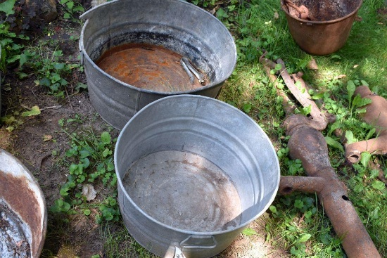 Two galvanized wash tubs