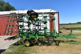 John Deere 980 Field Cultivator, 27.5', 3 Bar Harrow, Like New Sweeps, Walking Tandem All Around