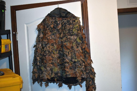 Cabela's Sz L Camo Hunting Shirt with Pants