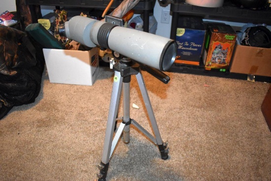 Bushnell 45 Degrees Space Master Spotting Scope on Tripod