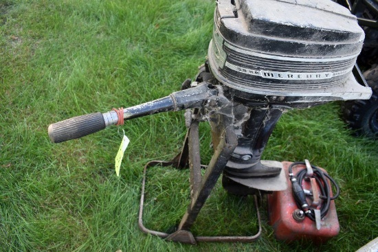 Mercury 3.9 hp Outboard Motor with Fuel Tank on Stand