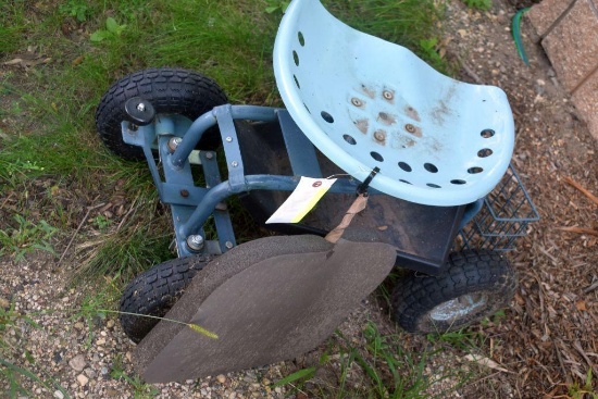 Seat on 4 Wheels