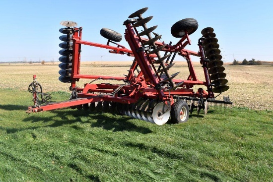 Case IH 3900 Rock Flex Disc, 21" Blades, 9" Spacings, 26.5' Scrapers, 3 Bar Harrow, Like New,