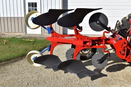 International 210 Roll-Over Plow, 2x16's, Fast Hitch, Coulters, Restored
