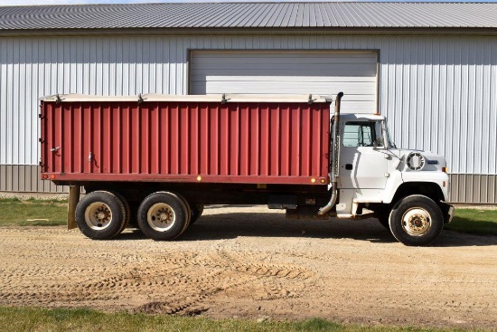 1991 Ford L-8000 Diesel Grain Truck, 7.8 Ford Diesel, Tandem Axle, 220,782 Actual Miles, 7 Speed,