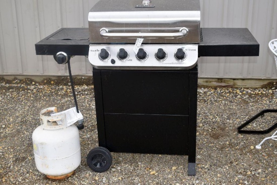 Char-Broil Gas Grill, Sells with LP Cylinder, Has Cover