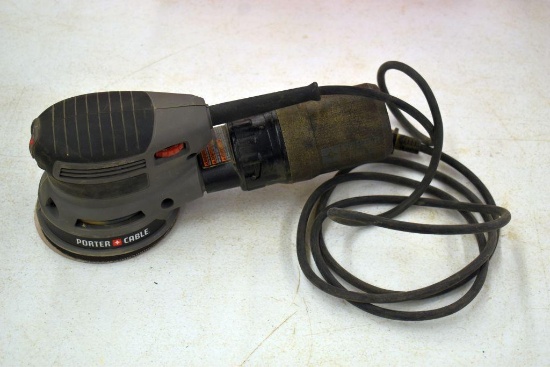 Porter Cable Corded Orbital Sander in Case