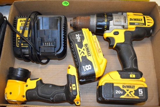 DeWalt 20V 1/2" Cordless Drill/Driver/Hammer Drill, DeWalt 20V Work light with Batteries and