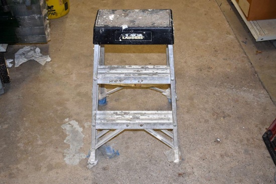 Gorilla Ladders 2' Aluminum Step Ladder