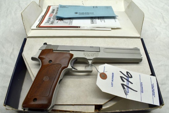 Smith & Wesson Model 622 semi auto, 22 cal. Revolver with box, SN: UBA0437