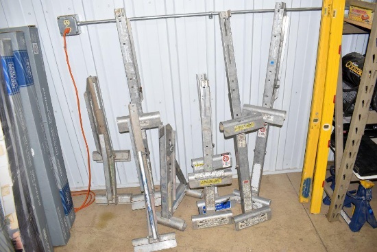 Assorted Ladder Jacks