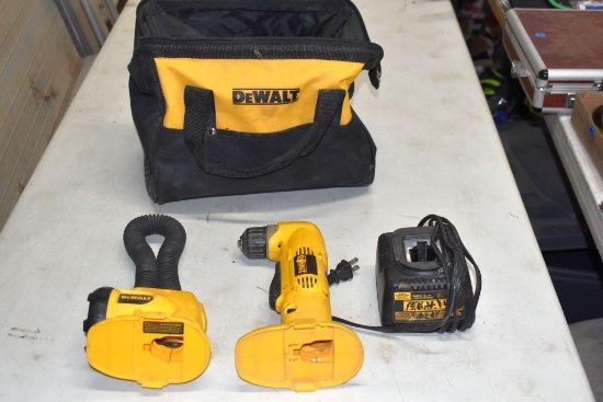 DeWalt 18V 3/8" 90 Degree Drill with Charger, DeWalt Tool bag, DeWalt 18V Light, No Battery