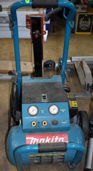 Makita Model MAC5200 3hp Air Compressor, 5.2 Gallon, No Air Hose
