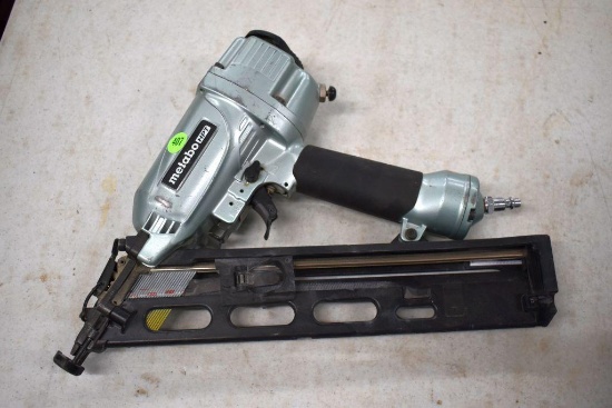 Metabo HPT Pneumatic Strip Finish Nail Gun, 15 Gauge, 1 1/4"-2 1/2"