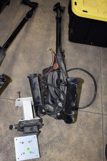 Cannon Digi-Trol IV 12V Electric Downrigger with Mounting Plates