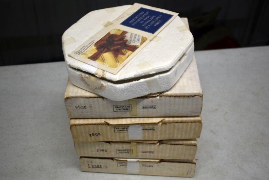 (4) The Bradford Exchange Collectible Plates with Boxes, (1) Franklin Mint Collectible Plate