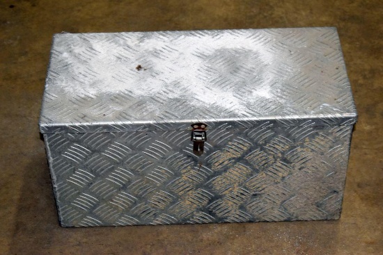 Aluminum Tool Box: 24"x11"