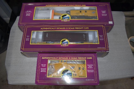 (3) MTH Electric Trains: Snow Plow, Flat Car, Crane Car