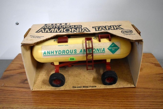 Ertl Anhydrous Ammonia Tank with Box, 1/16