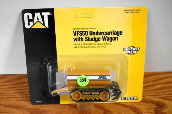 Ertl Cat VFS50 Undercarriage with Sludge Wagon, 1/64
