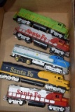 (5) Assorted HO Scale Railroad Cars