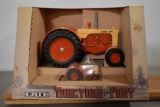 Ertl Case 600 Tractors of the Past with Box, 1/16