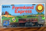 Ertl Farmland Express International Equipment Hauling Set, 1/64