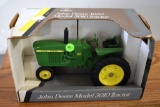 Ertl John Deere 3010 Tractor with Box, 1/16