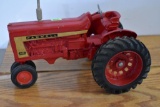 Ertl Farmall 806 NF Tractor with Fenders, 1/16