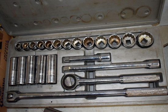 John Deere 1/2" Drive Socket Set with Case