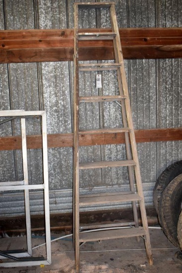 7.5' Total Length Wood Step Ladder