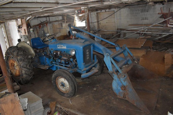 Ford 2000 Tractor, Gas, 1008 Hours Showing, One Armed Hydraulic Loader, Wheel Weights, 3 Pt.,